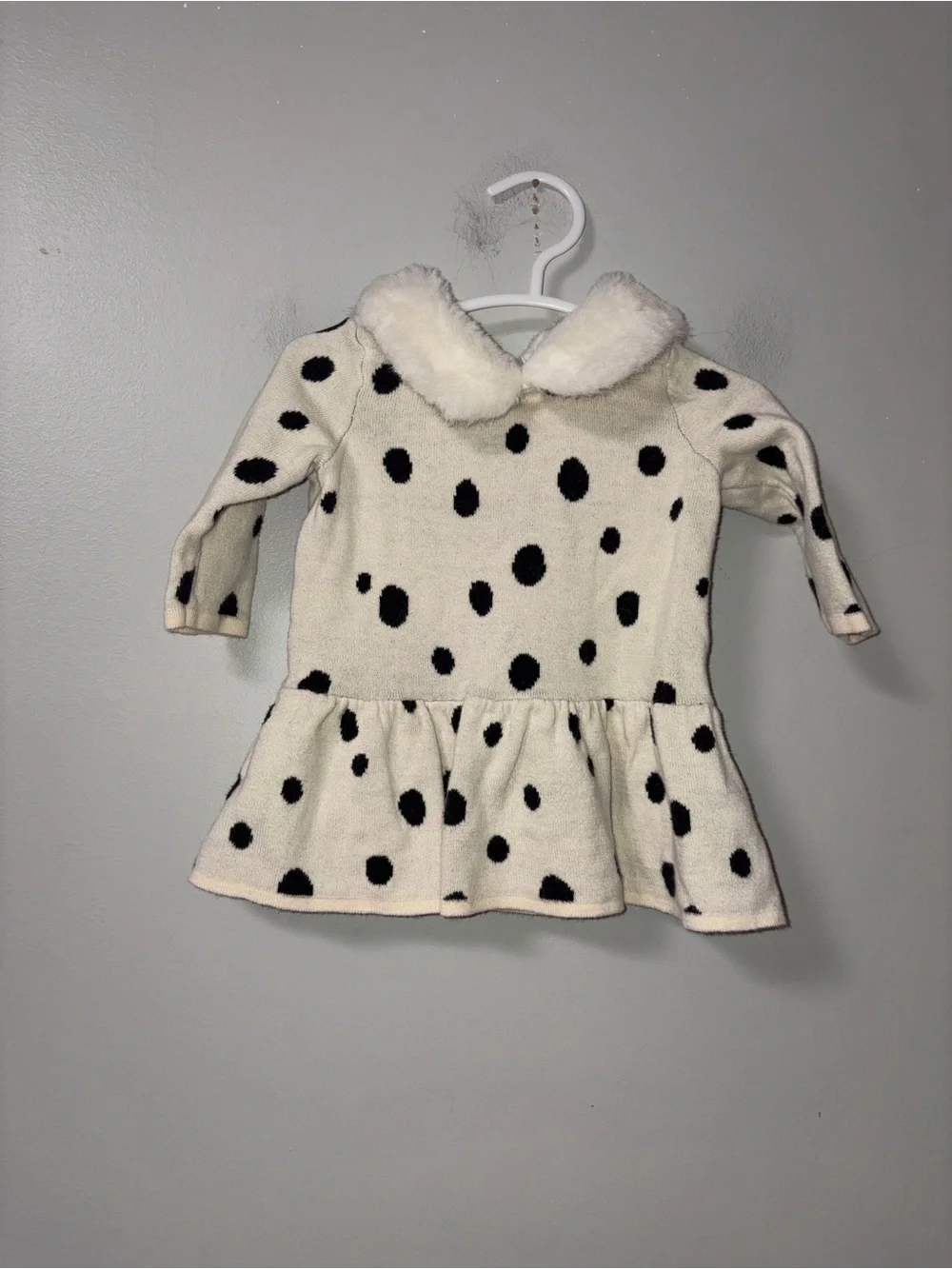 BabyGap Disney 101 Dalmatians Cruella de Vil Knit Dress Faux Fur Collar 0-3M